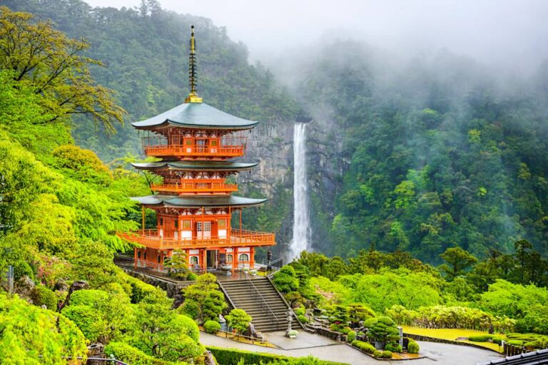 NachiFall_Japan_iStock-534133913